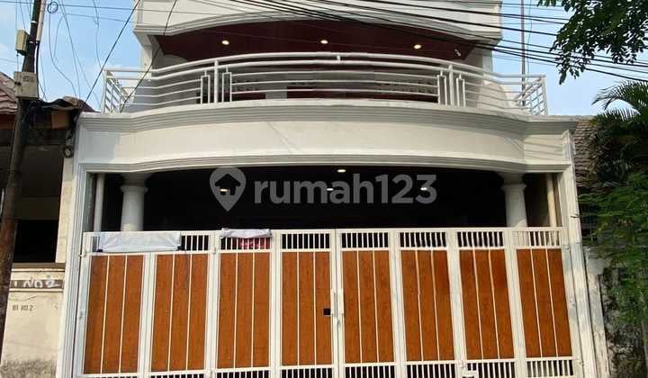 Rumah Besar Murah Siap Huni Dekat Galaxy Bekasi