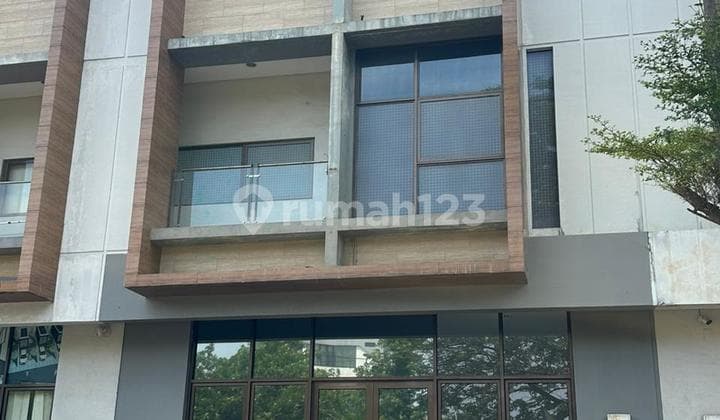 STRATEGIC MODERN SHOPHOUSE IN JAKARTA GARDEN CITY