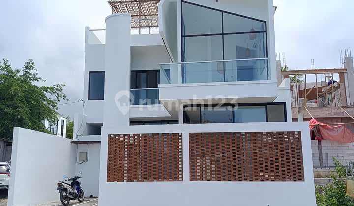 Uluwatu Bali Villa (Land Size/Building Area 105/171 m)