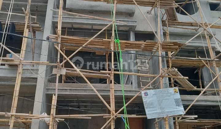 Rumah Taman Surya 5 (LT/LB 195/337 m) - Hoek