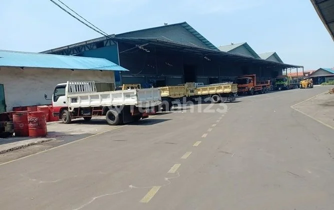 Halim Perdana Kusuma Warehouse (12x18m) Halim Perdana Kusuma Warehouse (12x18m)