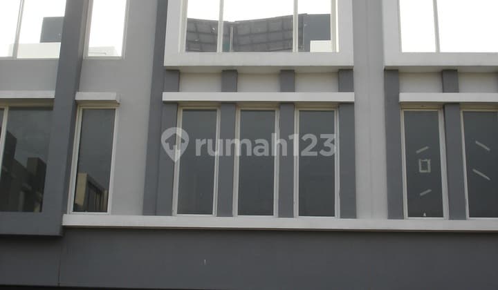 Ruko Garden Boulevard (Ukuran 4,5x15 m)