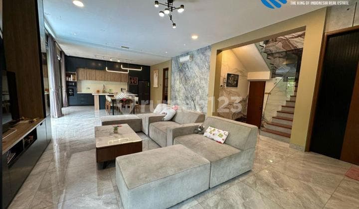 For Sale Luxury Front Garden Hook House in Bajar Wijaya Tangerang