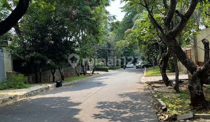 Jual Rumah Hitung Tanah Halaman Luas Kolam Renang, Kemang Dalam Jakarta Selatan