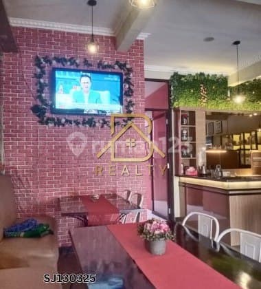 Dijual rumah eks Cafe pinggir jalan di Bukit Golf Arcadia Cibubur
