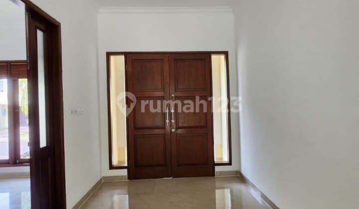 Disewakan rumah mewah dengan tanah luas Pejaten Barat Jakarta Selatan