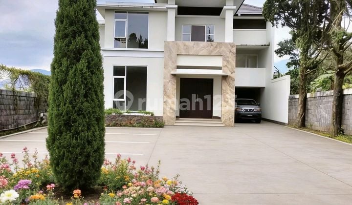Villa Luas Murah di Jayagiri Lembang Dekat Area Wisata Lembang