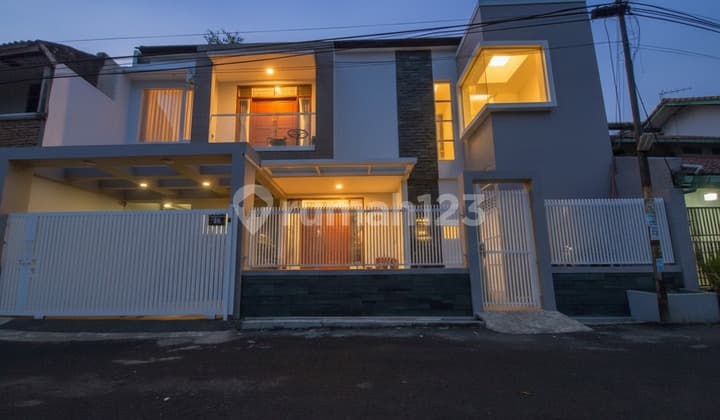 Dijual Rumah Relatif Baru di Margahayu Raya Semi Furnish