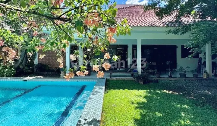 DIJUAL RUMAH CANTIK SIAP HUNI DI CIPETE - CILANDAK Luas Tanah 1050 m2 Luas bangunan 350 m2 Bangunan 1 Lantai