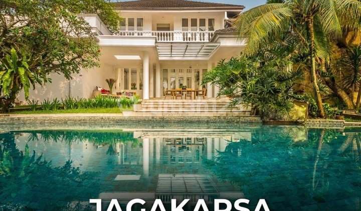 Beautiful Resort House Asri in Jagakarsa, Land 2138 Building Area 1200