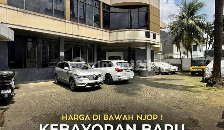 Rumah Cocok untuk Kantor, Usaha, dan Klinik Kecantikan di Kebayoran Baru, LT 945 LB 400