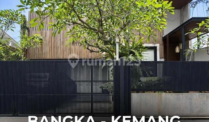 Rumah Modern Tropis di Bangka - Kemang, LT 325 LB 450