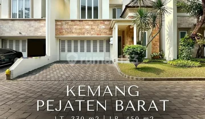 Tropical Modern House dalam Townhouse Kemang, T 370 B 450