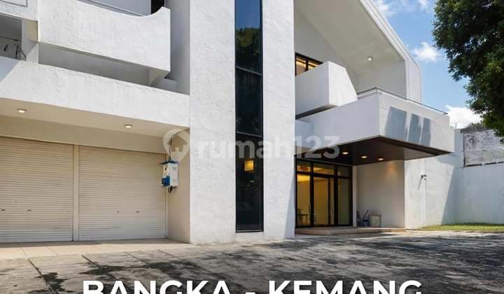 Rumah Klasik Terawat di Bangka - Kemang, T 702 B 950
