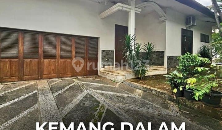 Rumah Halaman Luas Bebas Banjir di Kemang Dalam, LT 598 LB 350