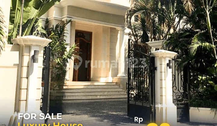 Luxury 2-Story House 20x45 900m 5BR Type with Private Pool in Kebayoran Baru
