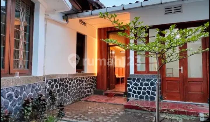 Disewakan Ruang Usaha di Sayap Riau , Sangat Cocok untuk Kafe , Berada di Pusat Kuliner Kota Bandung