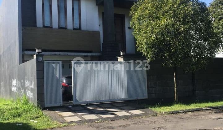 Nice House on Jalan Batununggal Indah Raya 6, Bandung