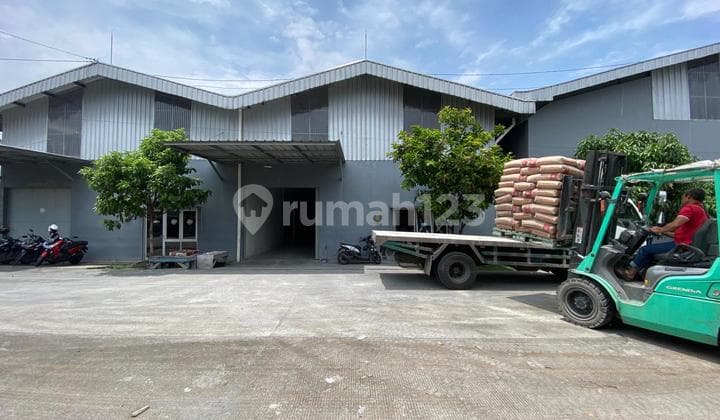 Gudang di Jalan Sapan, Bandung Baru