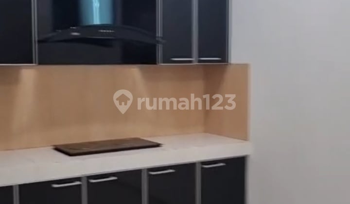 Dijual Rumah Siap Huni di Taman Holis Indah, Sudah Renovasi