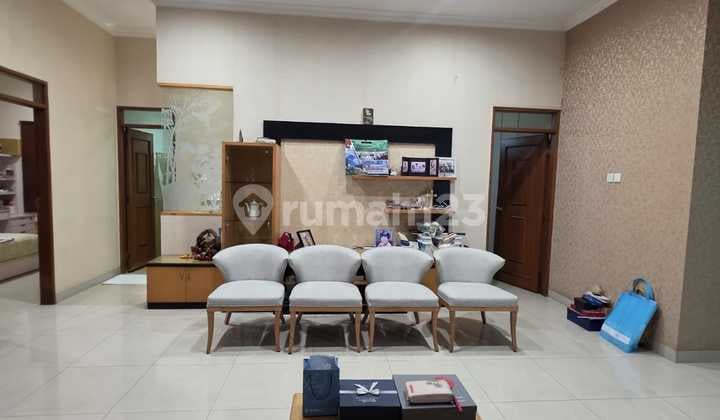 Disewakan Rumah di Istana Regency Sayap Pasteur, Dekat Tol