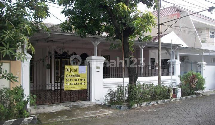 Rumah di Kutisari Indah Selatan Surabaya Selatan, Bagus + Terawat, Row Jalan Lebar
