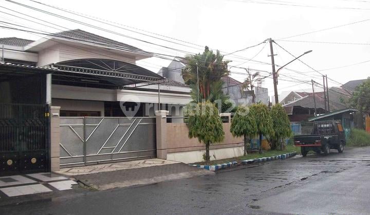 Rumah di Bendul Merisi Selatan, Hoek, Lux, Row Jalan Lebar 9 meter, Siap Huni