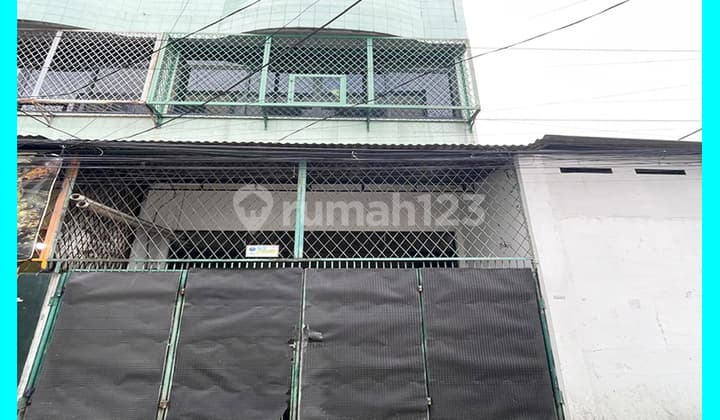 Chandra Rents a 4x12m House Suitable for Business in Jelambar.