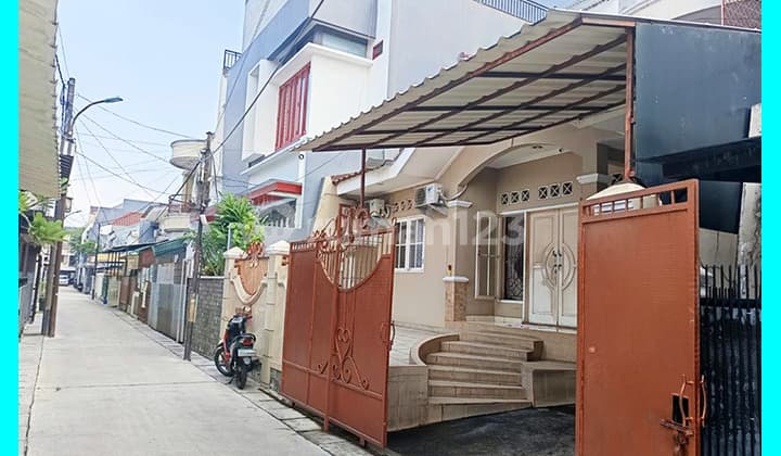 Chandra House Size 10x15m in Greenville Complex, Kebon Jeruk, West Jakarta