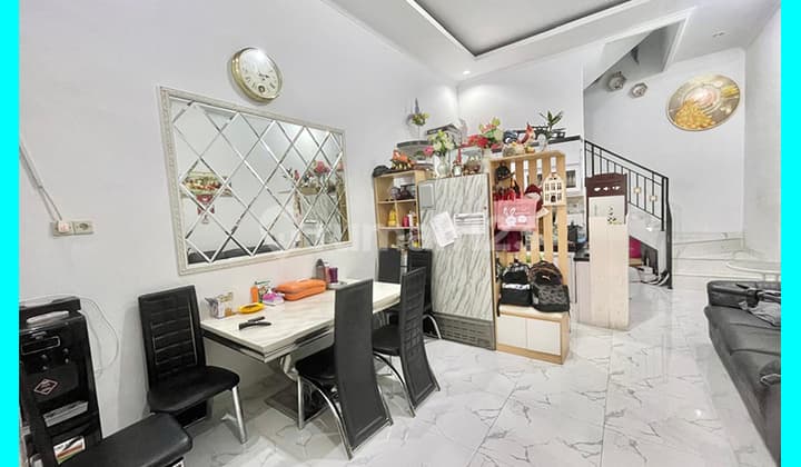 Chandra Rumah Semibaru Ukuran 4X14m Hadap Selatan di Jelambar