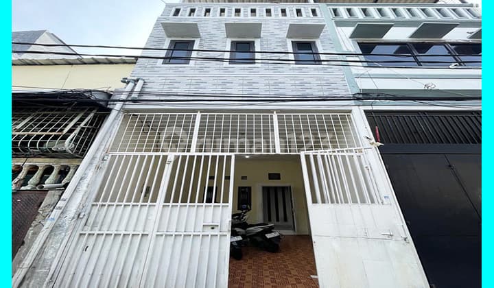 Chandra Disewa Rumah Ukuran 3.5X11m di Jelambar