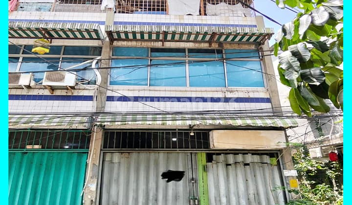 Chandra Disewa Rumah Ukuran 3.5X12m di Jelambar