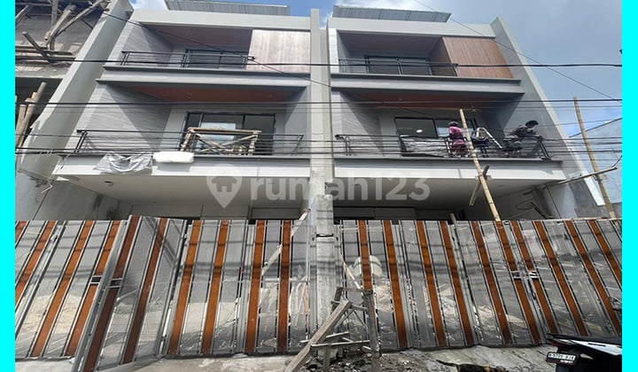 Chandra Rumah Baru Ukuran 5X15m Hadap Timur di Jelambar