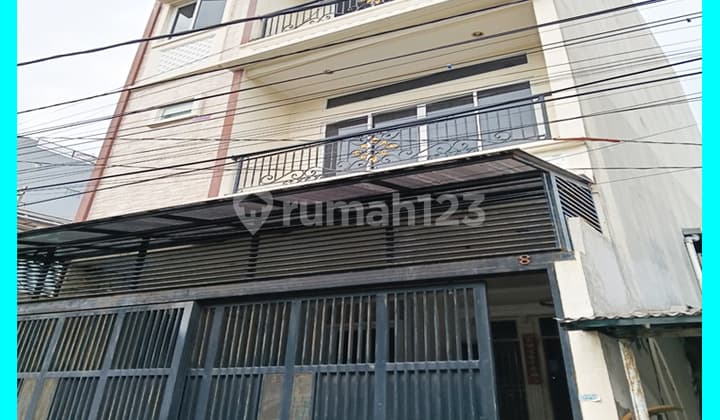 Chandra Rumah Ukuran 6X15m Hadap Selatan di Tambora Jakarta Barat