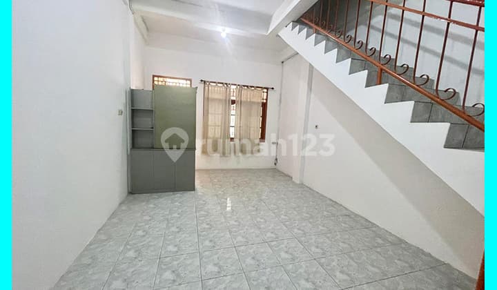 Chandra Disewa Rumah Ukuran 4X15m di Jelambar