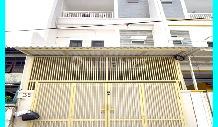 Chandra Semi-Furnished House Size 4.5X12.5m in Tanjung Duren