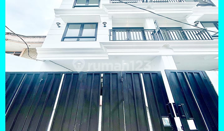 Chandra Rumah Baru Ukuran 4X14.75m Jalan Lebar di Duri Kepa