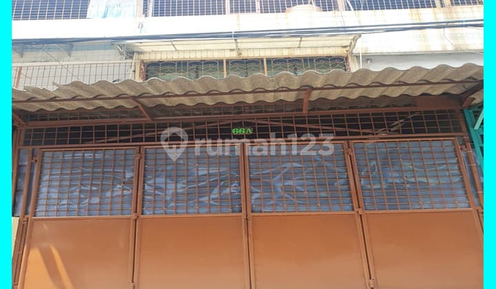 Chandra Di sewa rumah ukuran 4x15m di jelambar