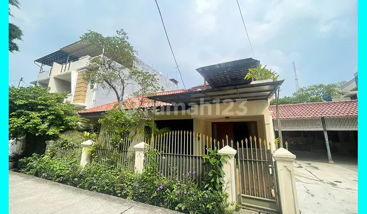 Chandra Rent House Land Area 540m2 in Kavling Polri Complex