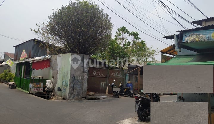 Tanah Hook di Jl Asem Raya, Tanjung Duren Jakarta Barat
