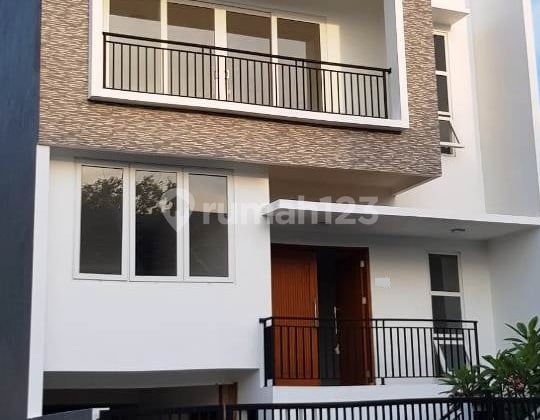 Rumah Dekat Mesjid Bangunan 3 Lantai Citra Gran Cibubur