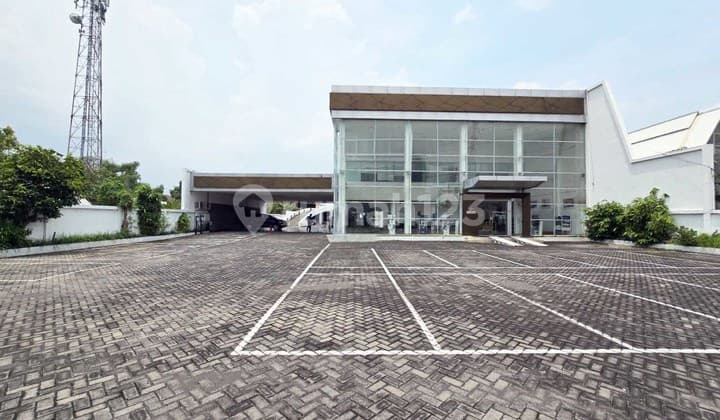 Kantor / Gedung Ex.Showroom Mobil Siap Pakai
