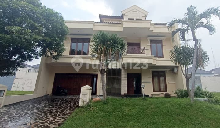 House in Pakuwon Indah Villa Bukit Regency West Surabaya, 2 Floors, Luxury, Ready to Occupy.