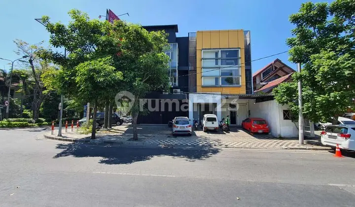 Ruko di Raya Dharmahusada Indah, 3 Lantai, Harga Nego, Siap Pakai