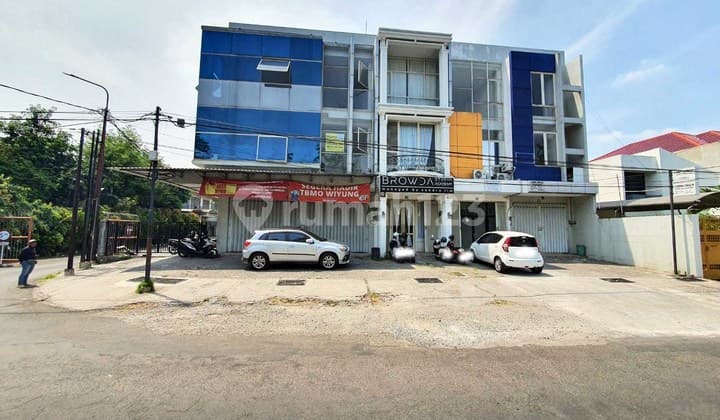 Shop house in Dharmahusada Indah, East Surabaya, 3 Floors, Strategic Zero Distance to Main Road