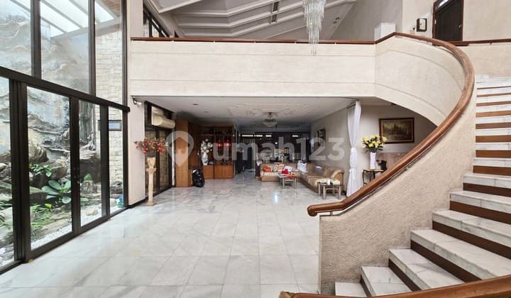 Kertajaya Indah Grand House East Surabaya, Luxurious, Ideal for Commercial Business, Near Galaxy Mall