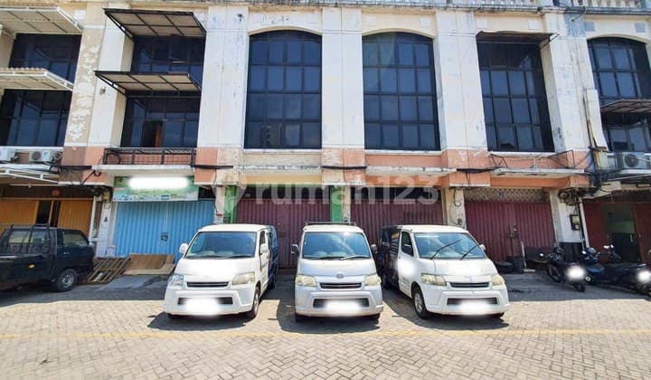 Ruko di Rungkut Makmur Square Surabaya Timur, 2 Ruko Jejer, Hadap Utara, Shgb