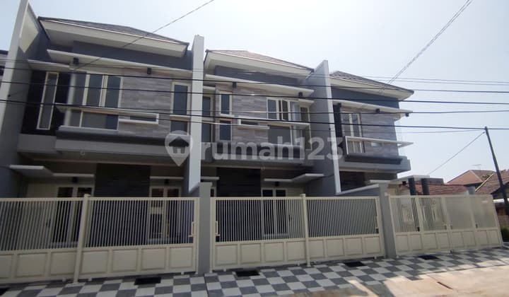 Rumah Baru Gress di Nginden Intan Timur Surabaya Timur, Minimalis, 2 Lantai, ROW 3 Mobil, Harga mulai 1M-an Dekat dengan Ubaya - EA -