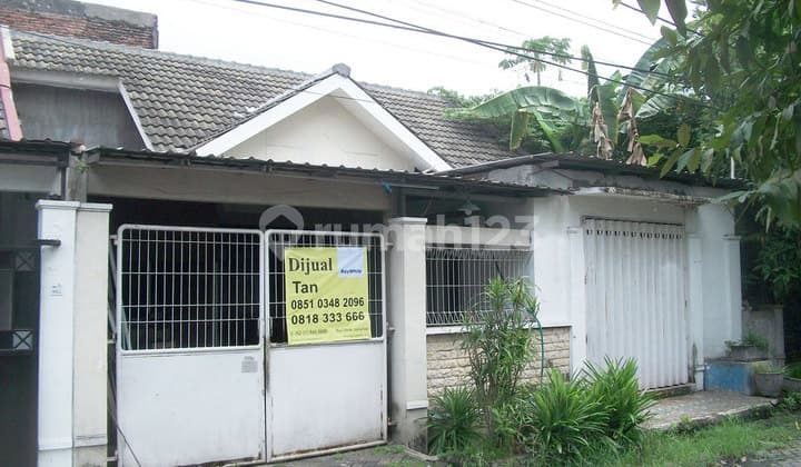 Rumah di Deltasari Indah Sidoarjo, Bagus + Terawat - LS -