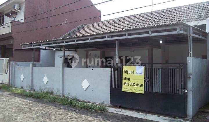 Rumah di Platinum Residence Sidoarjo, Dekat Bandara International Juanda, Lingkungan Masih Asri - Mg -